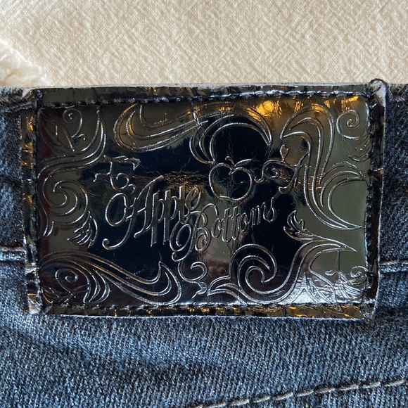 Retro Women’s Apple Bottom Jeans size 9/10 - Picture 9 of 14